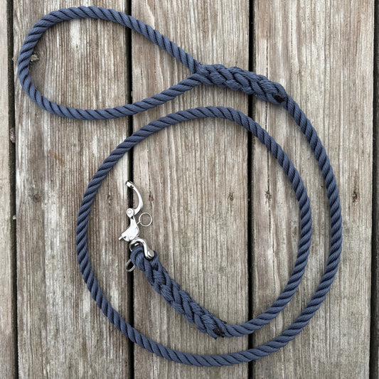 Woofport Dock Line Lead open 316 stainless snap shackle close-up on marine rope dog leash